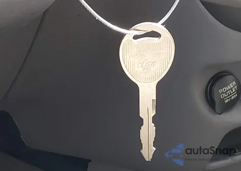 2000 Plymouth Voyager z USA, uszkodzony, nr VIN 2P4FP25B7YR548022